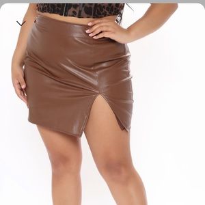 Fashion Nova chocolate mini skirt